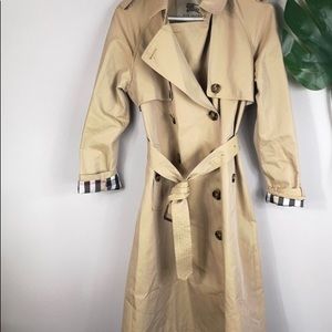Authentic Burberry trench coat  like new